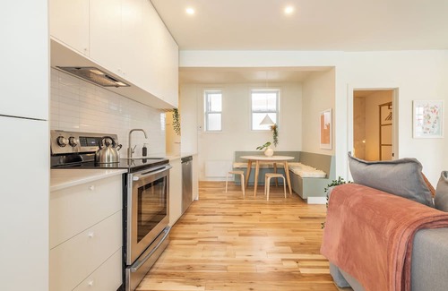 Hochelaga-Maisonneuve Appartement | HOMA-Comfort&Style-2BR-Spacious-Natural Light-FeelHome-A/C-SelfCheckIn-Metro