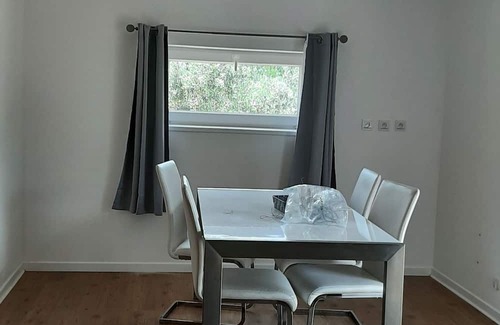 Regusse Appartement | In a private estate, large studio with terrace