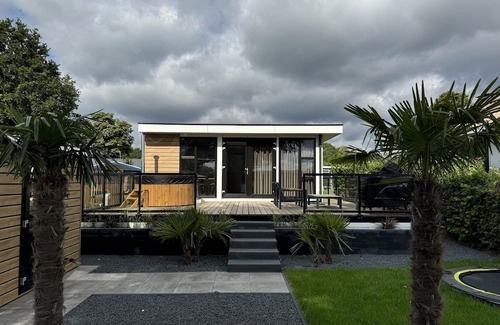 Lathum Station Balnéaire | Cube De Luxe - Two Bedroom Resort, Sleeps 4