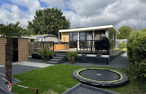 Lathum Station Balnéaire | Cube De Luxe - Two Bedroom Resort, Sleeps 4