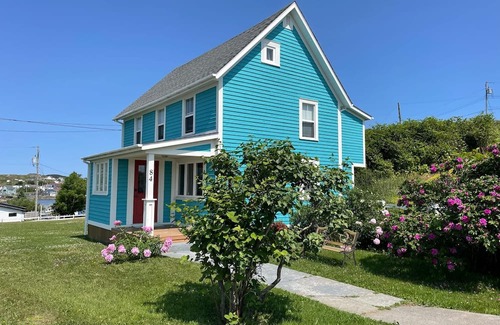 Twillingate Maison | Above The Tickle Twillingate Vacation Home.nTraditional Saltbox House est 1901