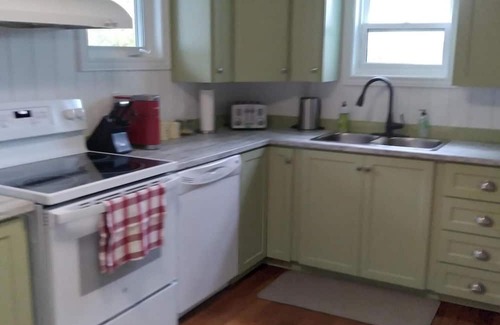 Twillingate Maison | Above The Tickle Twillingate Vacation Home.nTraditional Saltbox House est 1901