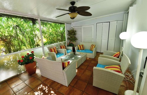 Melaleuca Gardens Maison | Spacious 4-bedroom house in charming Dania Beach with WiFi, AC Dock Water Access
