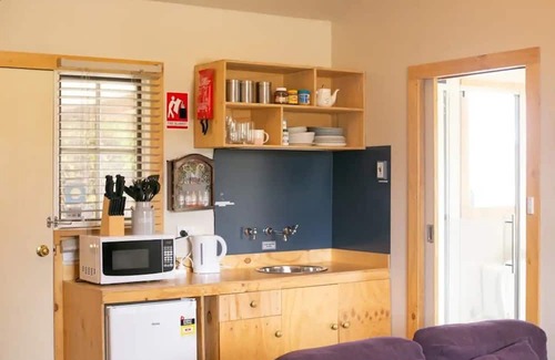 Staverton Appartement | 3 Hills@The Good Place. 小屋 @ 好地方. Inc breakfast