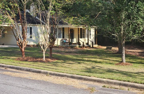 Moultrie Maison | Charming 3-bedroom house in historic southwest Georgia!