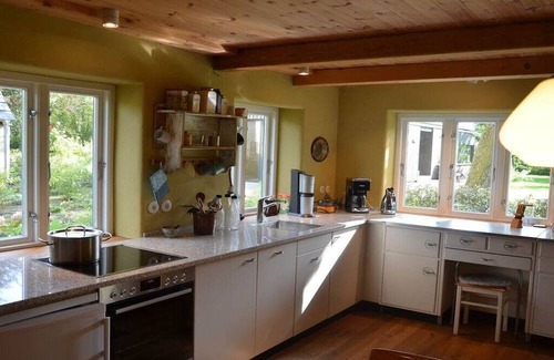 Juebek Location De Bateaux | Holsteinshof Comfortable holiday residence