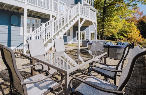 Higganum Maison | Luxe Lake House in Connecticut