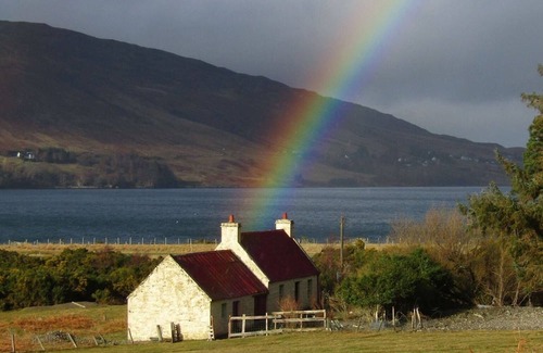 Garve Cabine | Family Luxury pod - stunning loch view and access