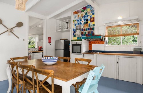 St Leonards Maison | Seaside Sanctuary - Beautiful family home located right next to the beach.
