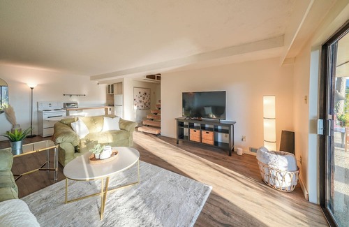 District of North Vancouver Cabine | The Beachfront Cabin at Belcarra