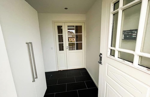 Alesund Appartement | Two-Bedroom City Apartment with Fire Place and Free Parking - Calm and Central