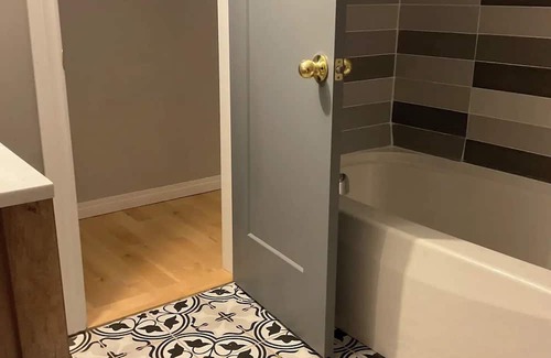 North Okanagan Cabine | The Mansard suite two-bedroom plus den