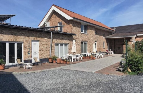 Widooie Appartement | Hoeve Hofgaarde: The Cherry Garden