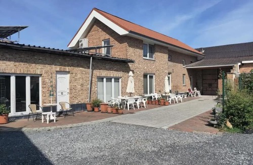 Heers Appartement | Hoeve Hofgaarde: The Pear Orchard