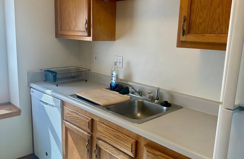 Coralville Maison | Quiet and convenient house close to UIHC
