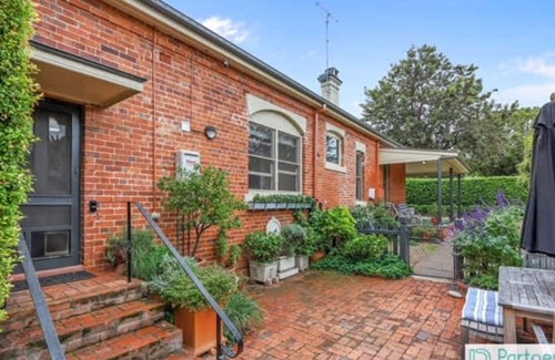 East Tamworth Maison | Charming 4-Bedroom Property with Pool in Tamworth
