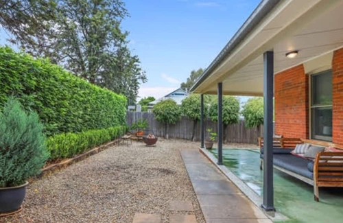 East Tamworth Maison | Charming 4-Bedroom Property with Pool in Tamworth