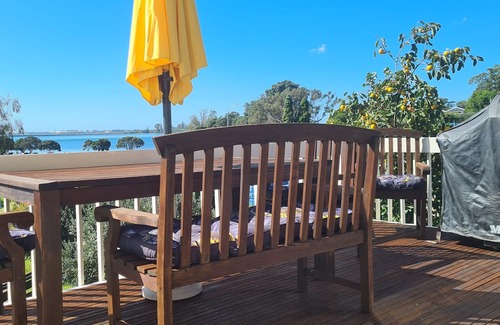 Tauranga Maison | Spacious Avenues Upstairs Apartment. Close to QEII and downtown Tauranga