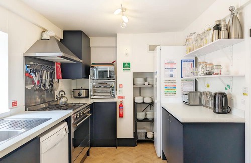 Cocking Cottage | Moonlight House - sleeps 8 guests in 4 bedrooms