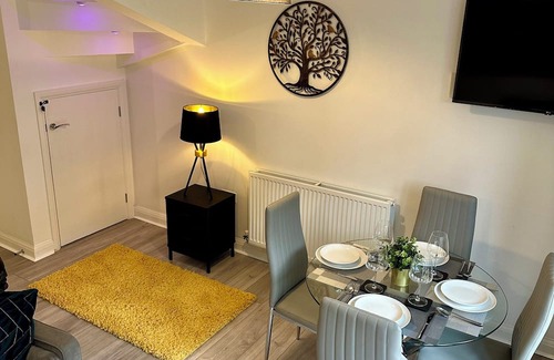 Bordesley Maison | Modern 5 Bedroom Central House With Wifi