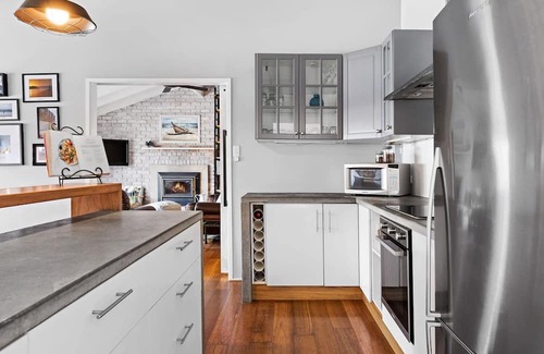 Forresters Beach Maison | Beachside Bliss Forresters Beach