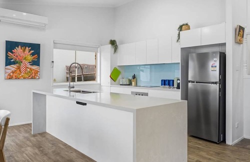 Blue Bay Maison | Absolute Waterfront Family Escape Blue Bay