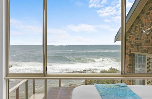 Blue Bay Maison | Absolute Waterfront Family Escape Blue Bay