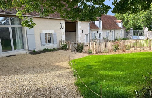 Chambourg-sur-Indre Maison | STAG AND SWAN SET FOR 12