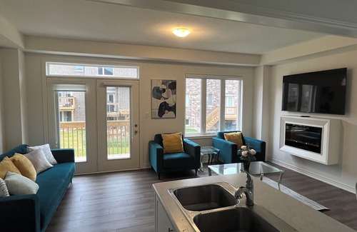 Watertown Appartement | Stunning, BRAND NEW 4BDR Home in Waterdown