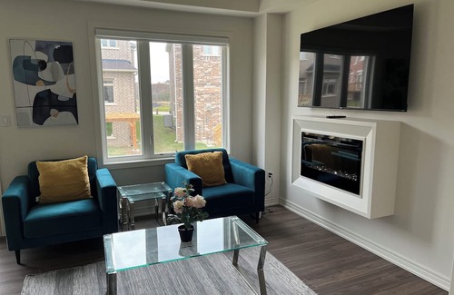 Watertown Appartement | Stunning, BRAND NEW 4BDR Home in Waterdown