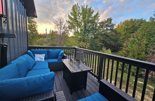 Elkton Maison | Secluded Barndominium Retreat. Minutes from Fair Hill International. 10min UD