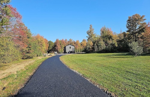 Elkton Maison | Secluded Barndominium Retreat. Minutes from Fair Hill International. 10min UD