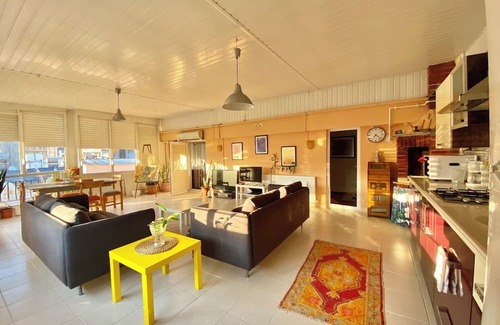 Konyaalti Appartement | Luxury Terrace Floor, Near Konyaalti Beach with Stunning Mountain Views