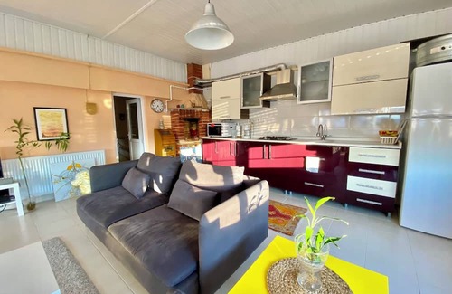 Konyaalti Appartement | Elegant, Spacious Pvt Room, Near Konyaaltı Beach with Sunset Views