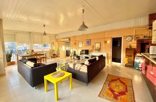 Konyaalti Appartement | Elegant, Spacious Pvt Room, Near Konyaaltı Beach with Sunset Views