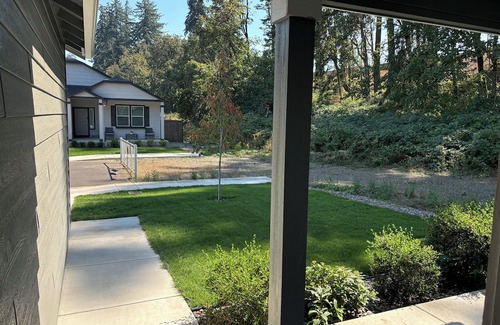 Thurston Maison | 4-bedroom house in quietSpringfield with AC, WiFi, and more. 15 mins to Autzen