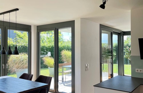 Blaustein Appartement | Traumhafte Ferienwohnung Blaustein-panorama - neu und mit Eigenem Garten!