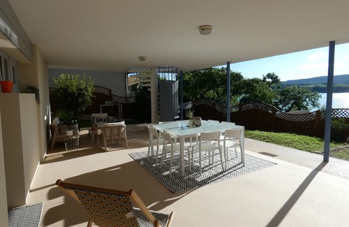 Bilieu Appartement | LAC CASA 60 - gîte with beach and terrace overlooking the lake