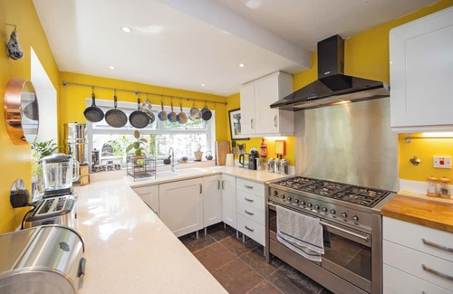 Sefton Park Maison | Unique quirky family house - 5 beds, 2 bathrooms, courtyard, Lounge - quiet area