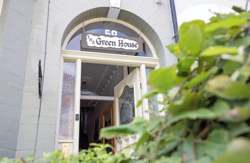 Sefton Park Maison | Unique quirky family house - 5 beds, 2 bathrooms, courtyard, Lounge - quiet area