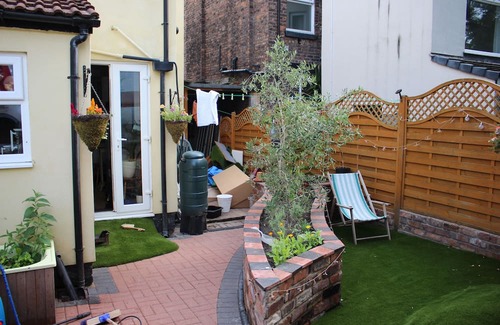 Sefton Park Maison | Unique quirky family house - 5 beds, 2 bathrooms, courtyard, Lounge - quiet area