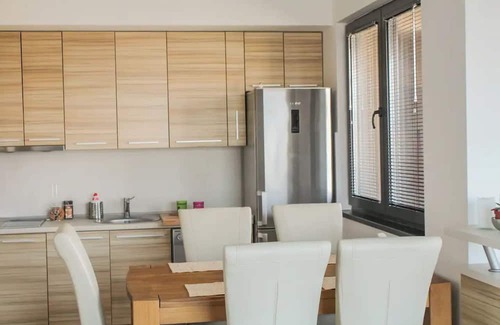 Skopje Region Appartement | Spacious 3-bedroom apartment with 2xAC, WiFi in superb Skopje
