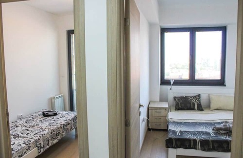 Skopje Region Appartement | Spacious 3-bedroom apartment with 2xAC, WiFi in superb Skopje