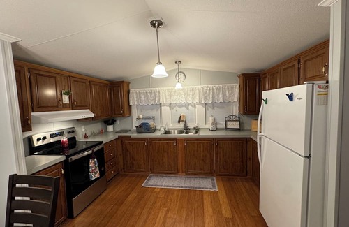 Schuyler Falls Maison | Charming 2-bedroom house with AC, WiFi in enchanting Schuyler Falls