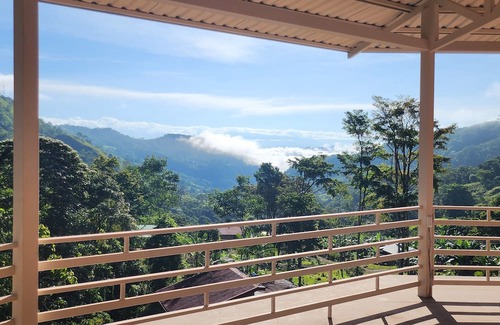 Pejibaye Maison | Tiny House Dans les Montagnes à Deux pas de la Rivière