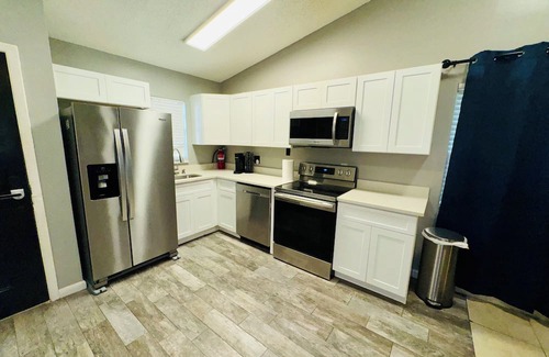 Fairvilla Maison | 2BD RM Home-Downtown/Wekiwa Springs