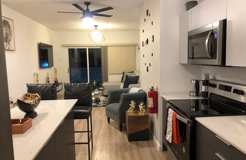 San Juan-Laventille Appartement | 10 minutes from Maracas Bay /Gated 3BD Apartment with Pool and Gym…