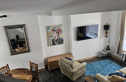 Aberaman Maison | Jubilee Jewel a treasure in The Queen of Valleys