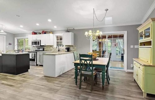 Charter Hills Maison | Scenic Solitude Adjustment
