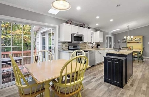 Charter Hills Maison | Scenic Solitude Adjustment